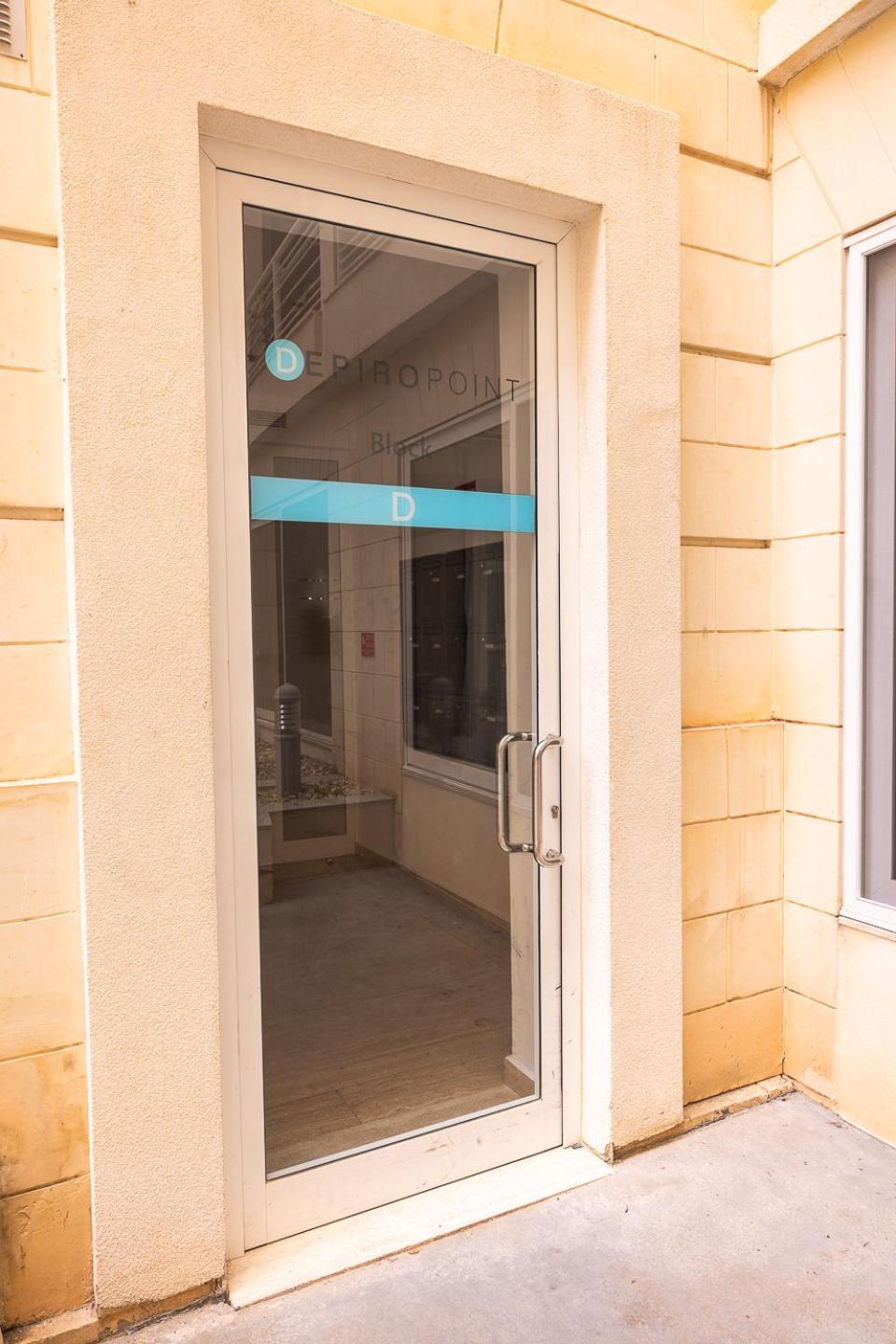 Balluta Bay Spacious Apt - 2Br Sliema Ngoại thất bức ảnh